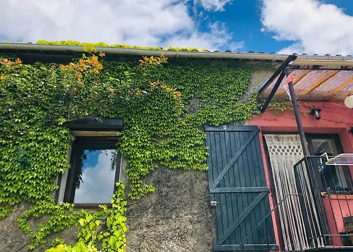 Hébergement de vacances Tanagra : Maison Avec Piscine Et Vue Exceptionnelle *